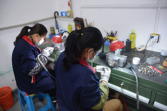 塑膠精密模具制造中常用的拋光方法有哪些？